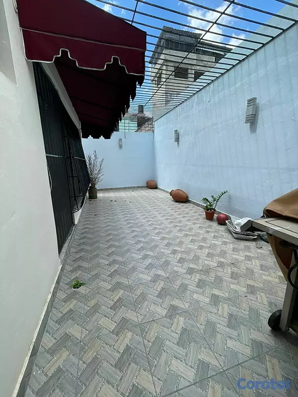 casas - Vendo y alquilo casa en Arroyo Hondo  1