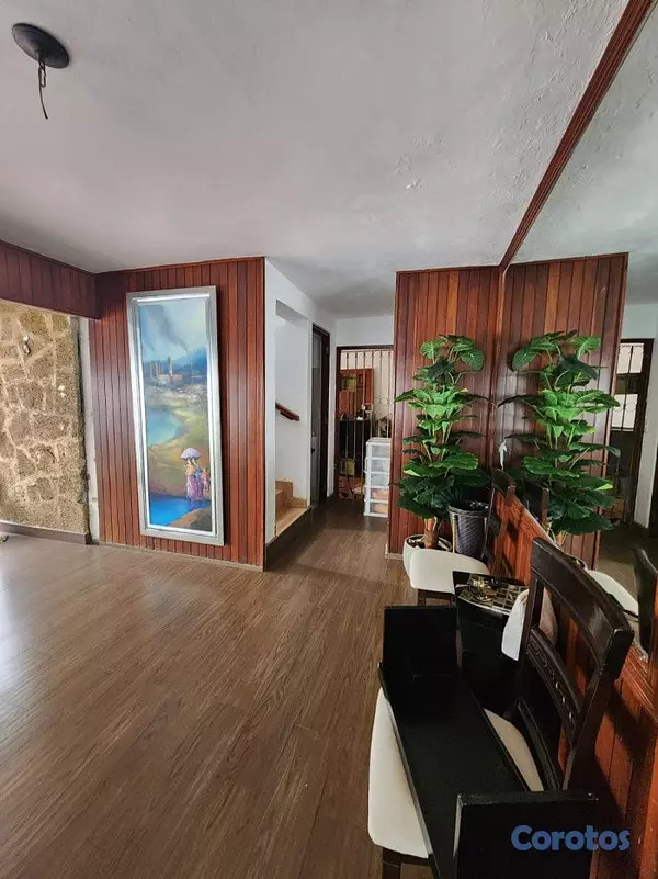 casas - Casa en Venta de 2 Niveles  Ubicación Estratégica  8