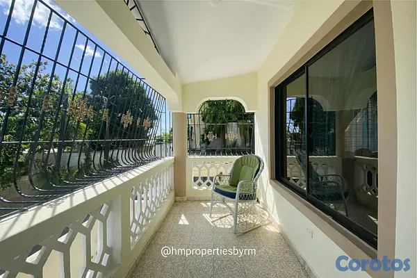 casas - Venta de Amplia Casa de 2 niveles en Miramar – Av. Independencia 10