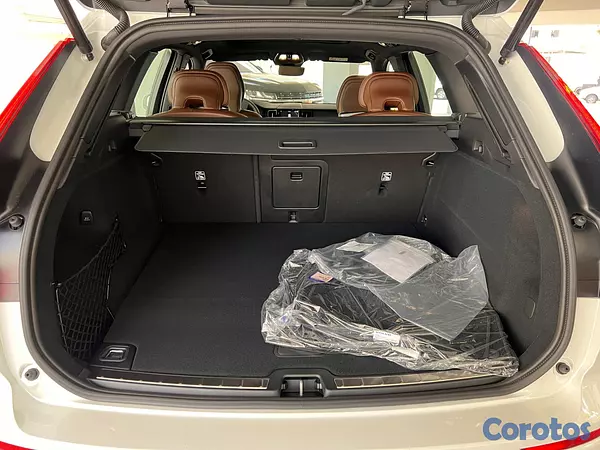 jeepetas y camionetas - Volvo XC60 T8 Ultimate Recharge 2026 11