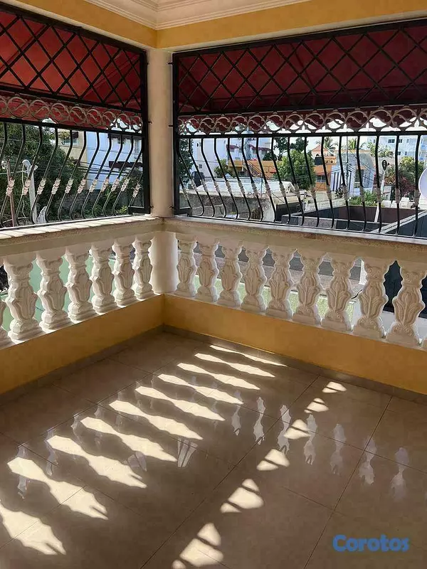 casas - Vendo casa vista hermosa, Santo Domingo Este 2