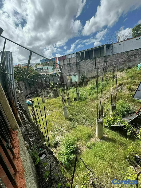 solares y terrenos - VENDO Solar de 785 Mts En La Av. Los Próceres 3
