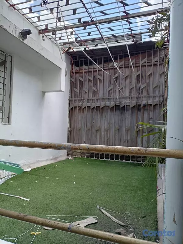casas - Casa de 6 habitaciones 6 baños en alquiler en Urba 8