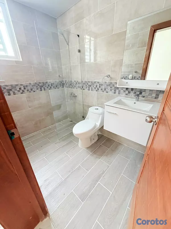 apartamentos - venta de apartamento de 190mts primer piso con patio en autopista de san isidro  6