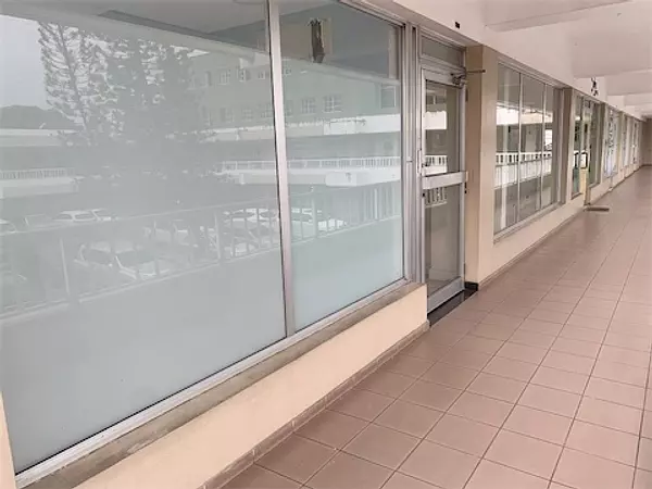 oficinas y locales comerciales - Local en el millon comercial 3
