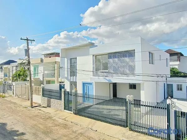 casas - CASA CON PISCINA Y TERRAZA PRIVADA VILLA MARIA STG 8