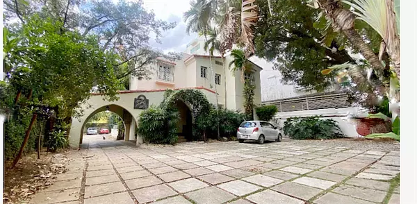 oficinas y locales comerciales - Amplia casa para oficinas en gazcue 2
