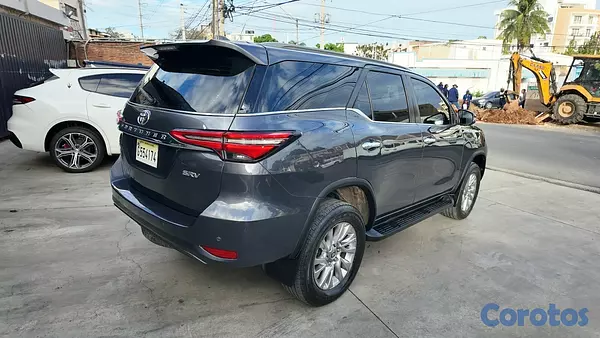 jeepetas y camionetas - FORTUNER SRV 2022 6