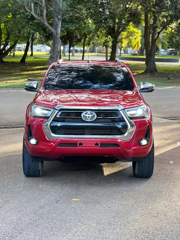 jeepetas y camionetas - Toyota hilux 2022 4
