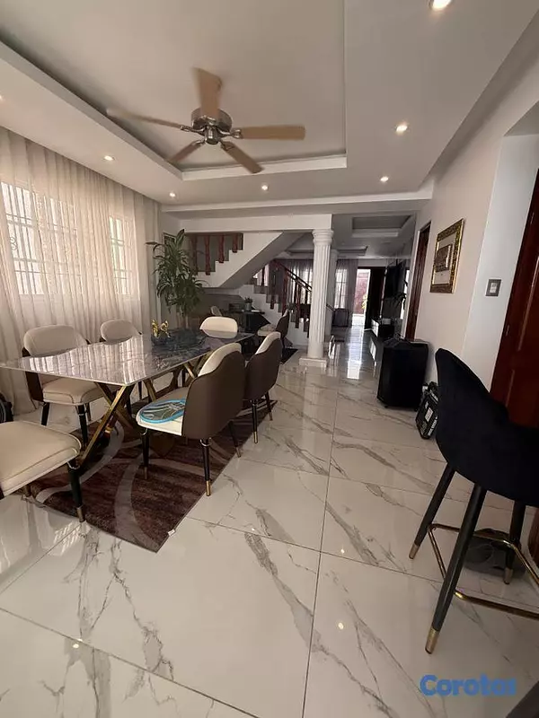 casas - Casa en venta de 4 niveles con piscina y 5 habitac 5