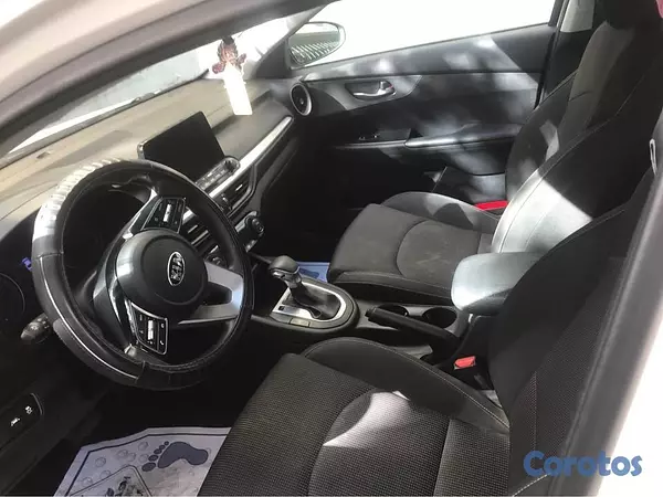 carros - KIA FORTE 2019 — TRASPASO 6