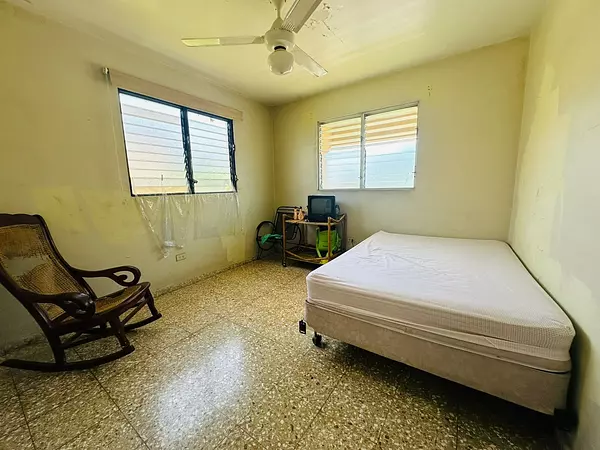 casas - Vendo Casa de dos Niveles  en urb. Fernandez  6