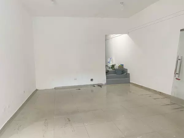oficinas y locales comerciales - Local en bella vista primer nivel 5