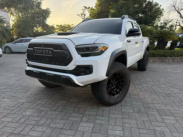 jeepetas y camionetas - Toyota tacoma trd pro 2020 5