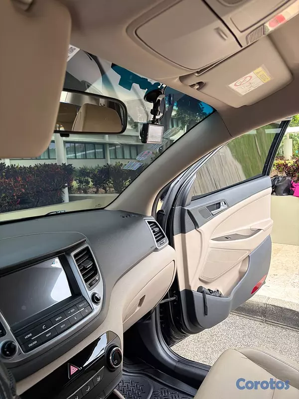 jeepetas y camionetas - Hyundai Tucso en excelentes condiciones 14