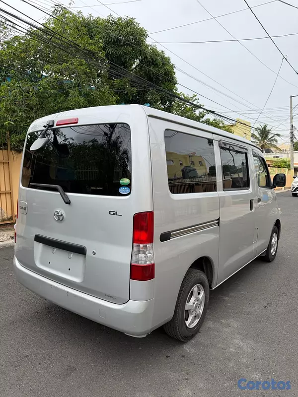jeepetas y camionetas - Toyota Town Ace 2020 8