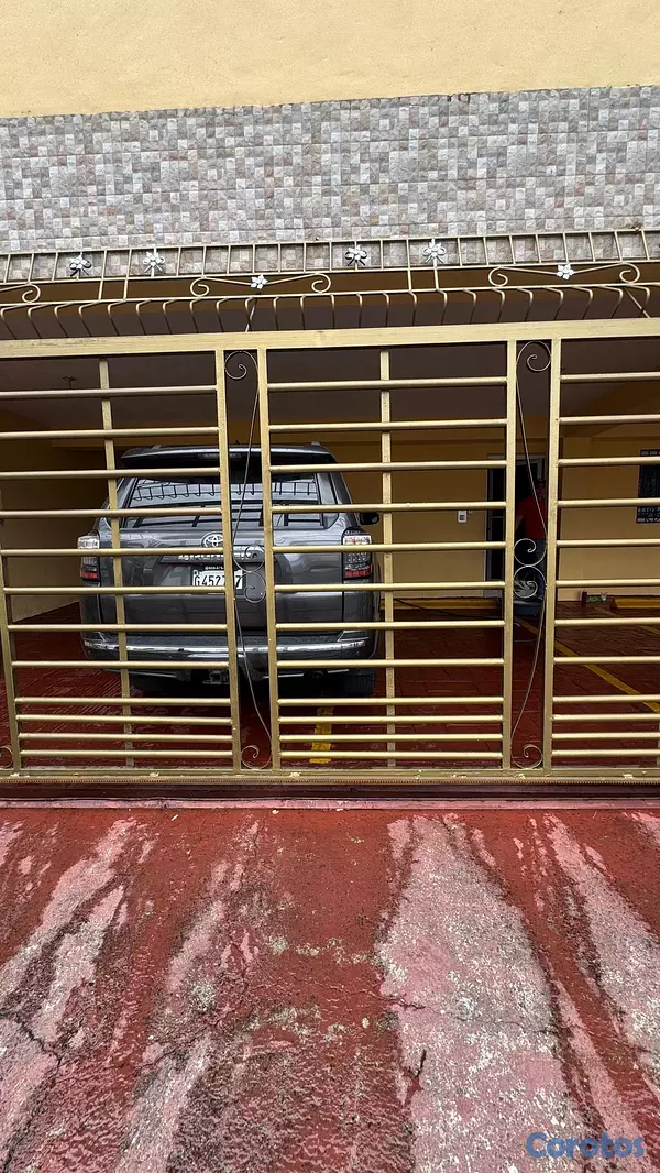 apartamentos - venta de apartamento en el ensanche Ozama 3er piso con 122mts Santo Domingo  2