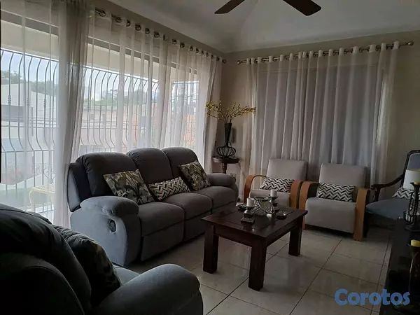 casas - Venta de Casa en el Rosmil  3