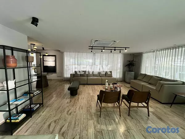 apartamentos - Apartamento en Alquiler con Línea Blanca en Evaristo Morales 1H, 1.5B, 2P 6