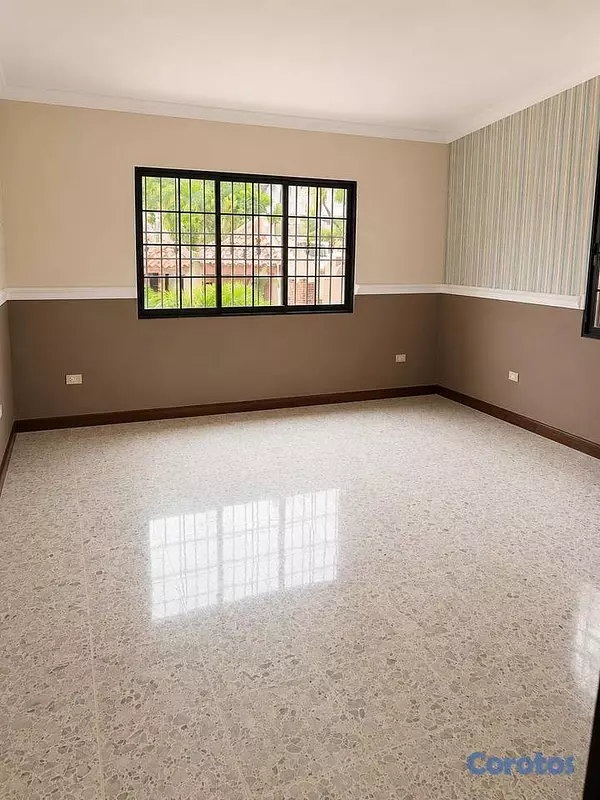 casas - Casa de 4 habitaciones 4 baños en alquiler en Arro 15