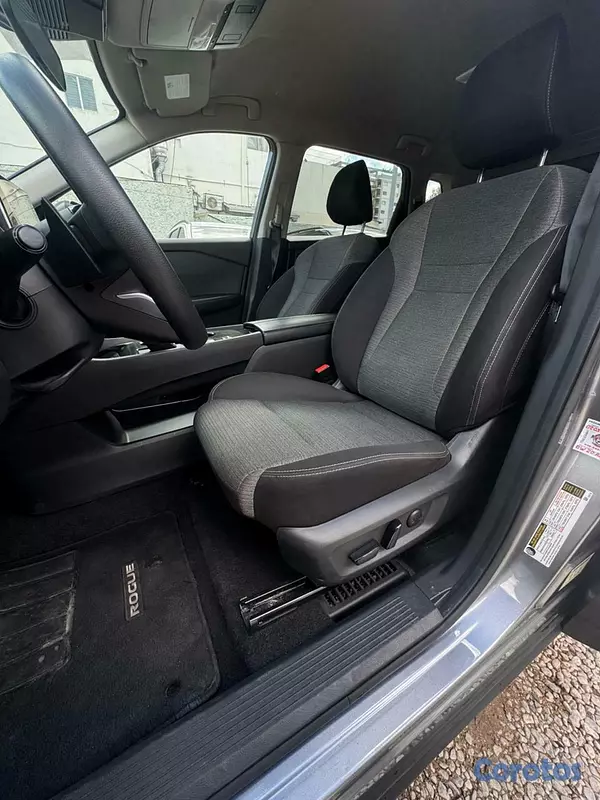 jeepetas y camionetas - Nissan Rogue SV 2022 3