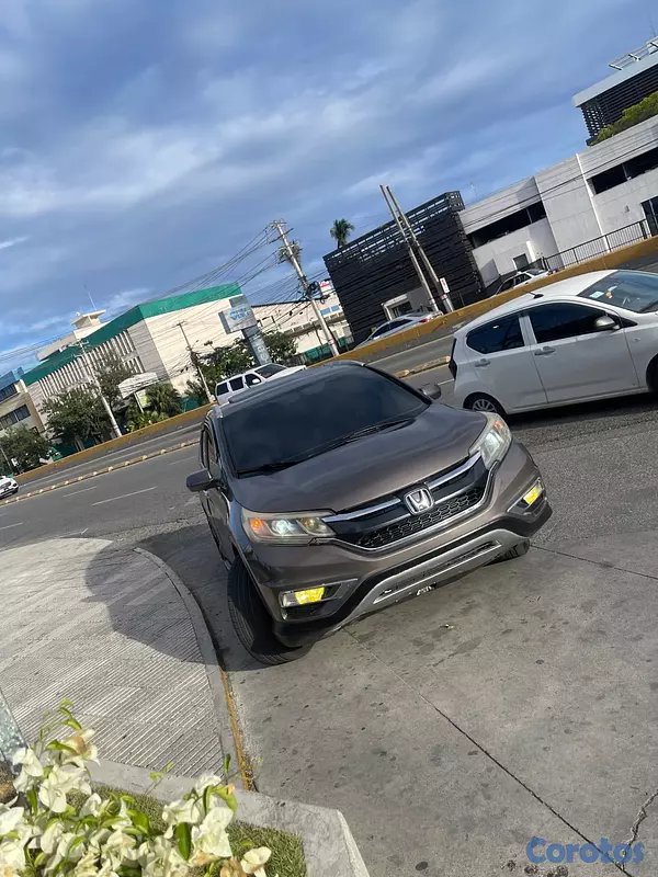 jeepetas y camionetas - Se vende honda CRV 2015 EX 4x4 AWD
Recibo vehículo de menor valor  4