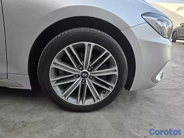 carros - HYUNDAI GRANDEUR 2018 GRIS 8