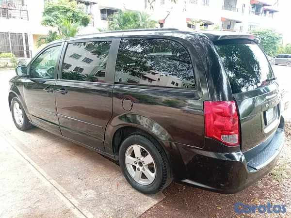 jeepetas y camionetas - DODGE cARAVAN 2012 SXT 2