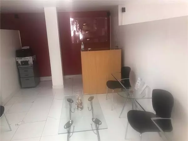 oficinas y locales comerciales - Local en venta renacimiento 8