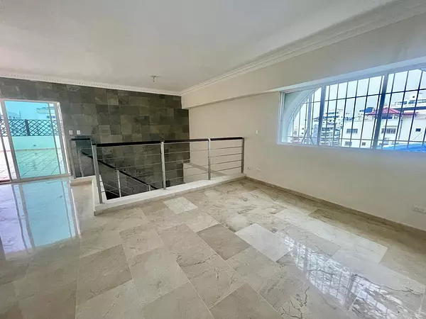 apartamentos - Se vende Penthouse en Urb Real

325mts
 4 Hab
4.5 Baños
3 Parq
 U$$ 330,000 7