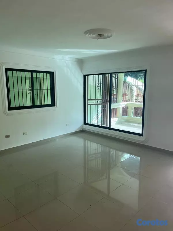 casas - venta de casa en vista hermosa con 598mts de solar santo Domingo este  5