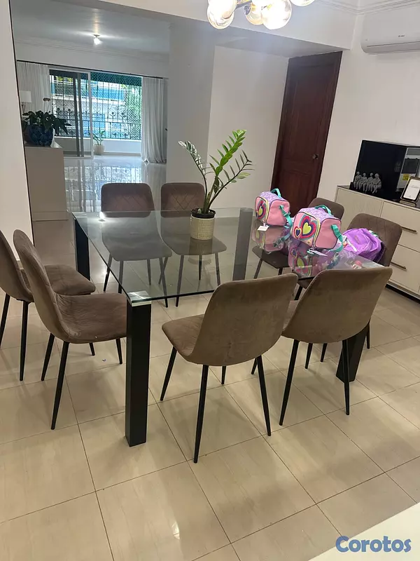 muebles y colchones - Se vende comedor de 8 sillas! 2