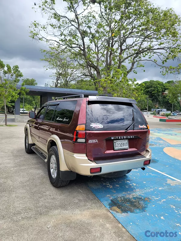jeepetas y camionetas - Mitsubishi Montero Sport  17