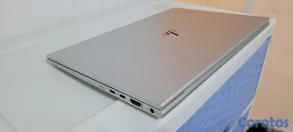 computadoras y laptops - Laptop hp Slim 14 Pulg Core i5 8va Gen Ram 8gb ddr4 Disco 256gb Pantalla ips  3