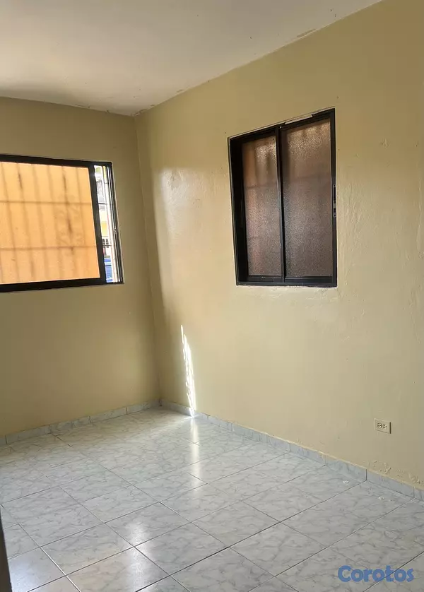 casas - Se alquila una casa sin marquesina. 7