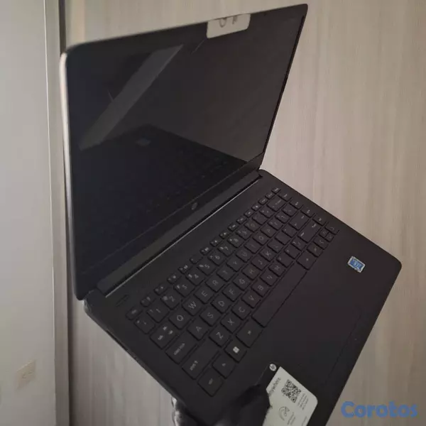 computadoras y laptops - Laptop HP 14” en excelente estado 11