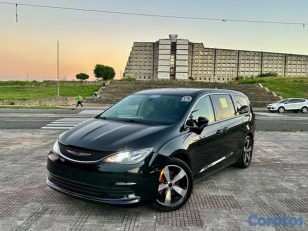 jeepetas y camionetas - Oportunidad Chrysler Pacífica  3