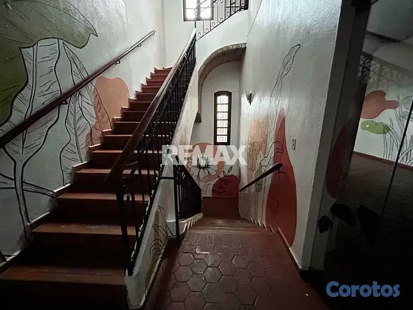 oficinas y locales comerciales - Local Comercial en ZONA COLONIAL 5
