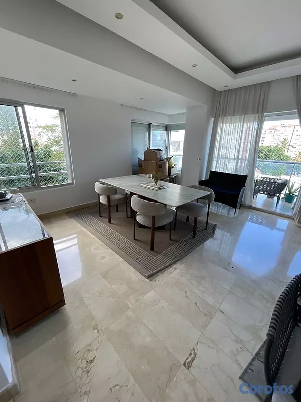 apartamentos - vendo Evaristo Morales piso 4 tres habitaciones con su baño 3 parqueos balcón  7