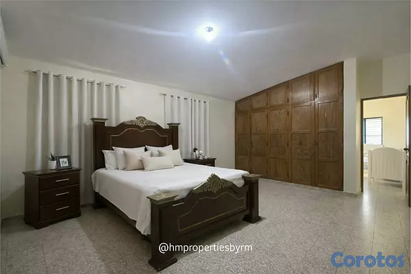 casas - Venta de Amplia Casa de 2 niveles en Miramar – Av. Independencia 13