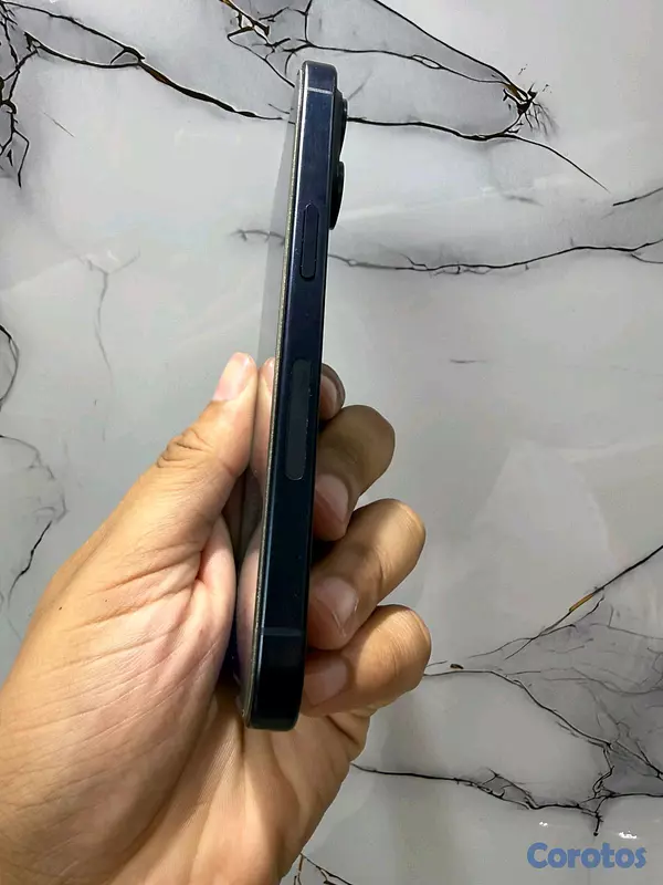 celulares y tabletas - Disponible iPhone 15 pro. 128GB  batería 87%. En su caja    factory precio 31 4