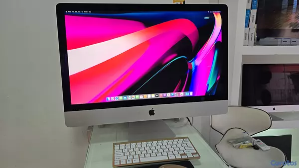 computadoras y laptops - Apple imac 4K 21 Pulg Core i5 Ram 8gb Disco 256gb solido año 2017 2