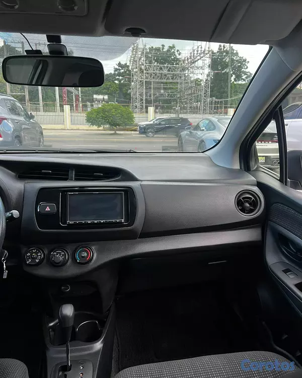 carros - Toyota Vitz 2019 8