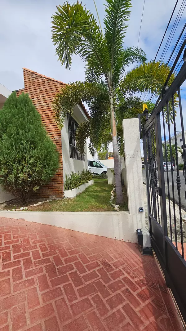 casas -  Casa en Venta –Av. Independencia. 8
