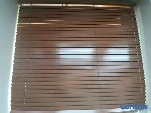 equipos profesionales - CORTINAS VENECIANA UNA 60 PULGS. ALTO Y 80 ANCHO Y OTRA 54 DE ANCHO Y 80 DE ALTO 1