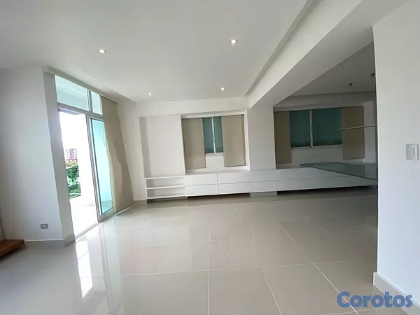 apartamentos - Piso alto de con La Línea blanca en La Esmeralda, Santiago. 10