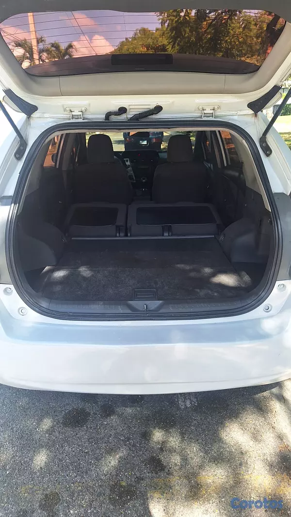 carros - Toyota prius V 12