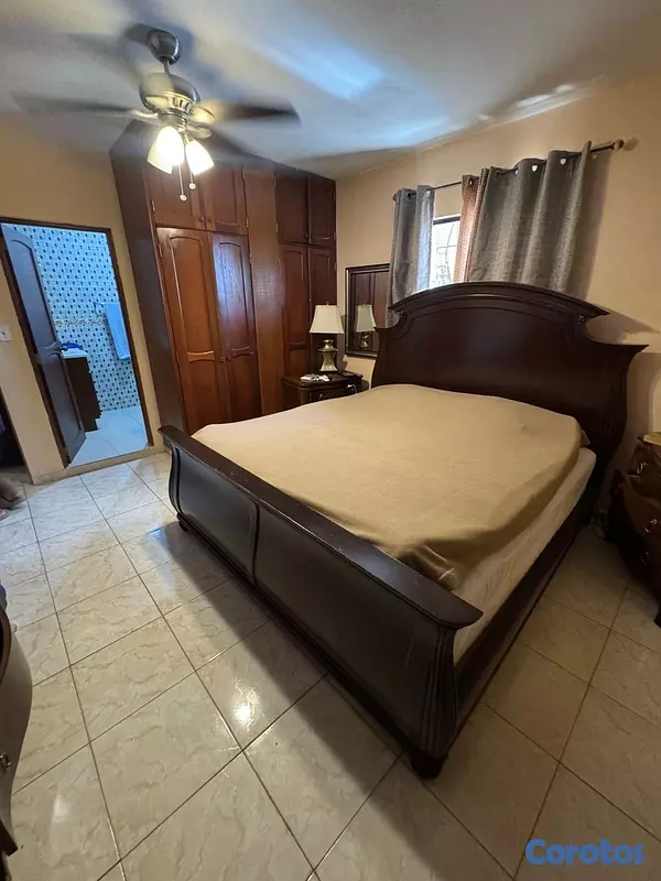 casas - venta de casa de dos niveles separados en vista hermosa Santo Domingo este  7