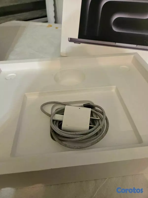 computadoras y laptops - MacBook M3 Pro 2023 512gb 16 pulgada 3