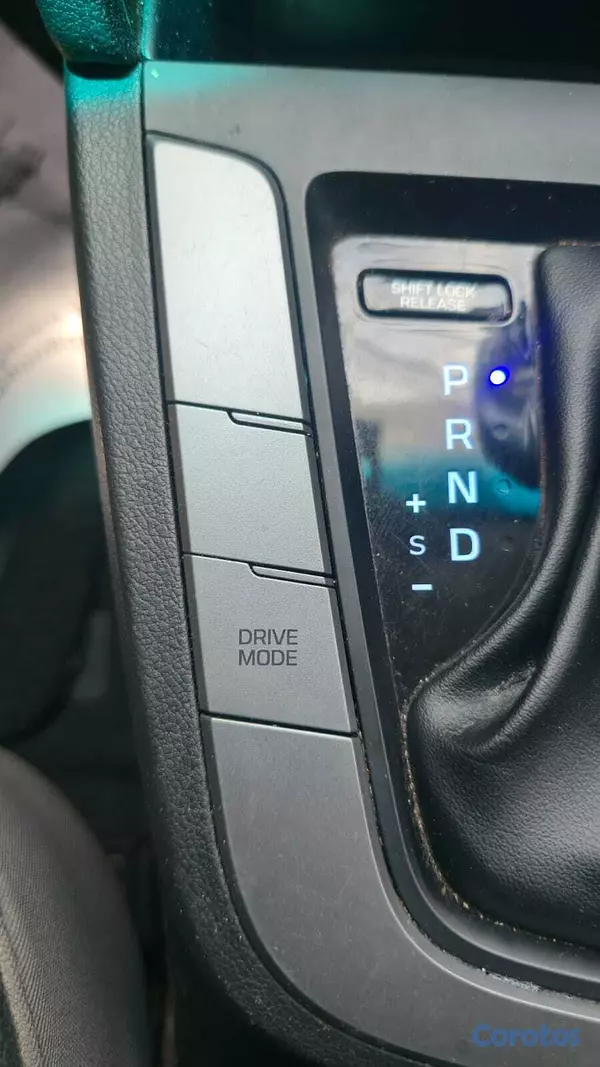 carros - HYUNDAI AVANTE 2019 SACALO CON $300 DE INICIAL 13